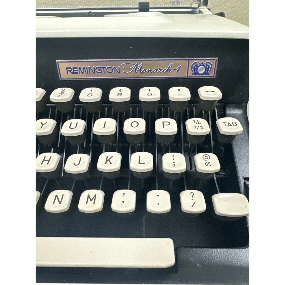 Remington Monarch 1 Typewriter Sperry Rand Portable Wht W Case Mid Century Rare